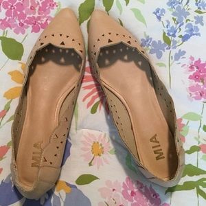 Mia flats